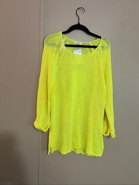 Blu Pepper Yellow Knit Sweater Woman’s Size Medium